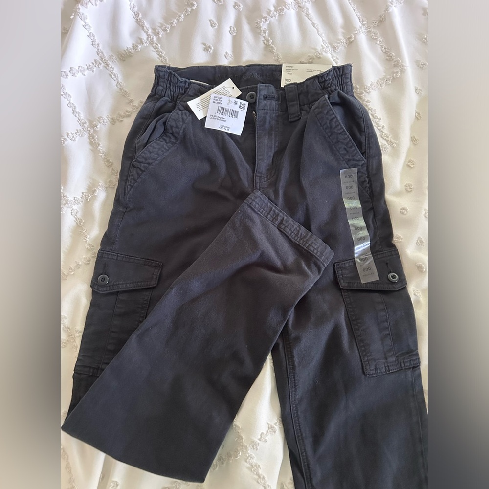 NWT American Eagle Black High-Rise Straight Stretch Cargo Pants in Size 000